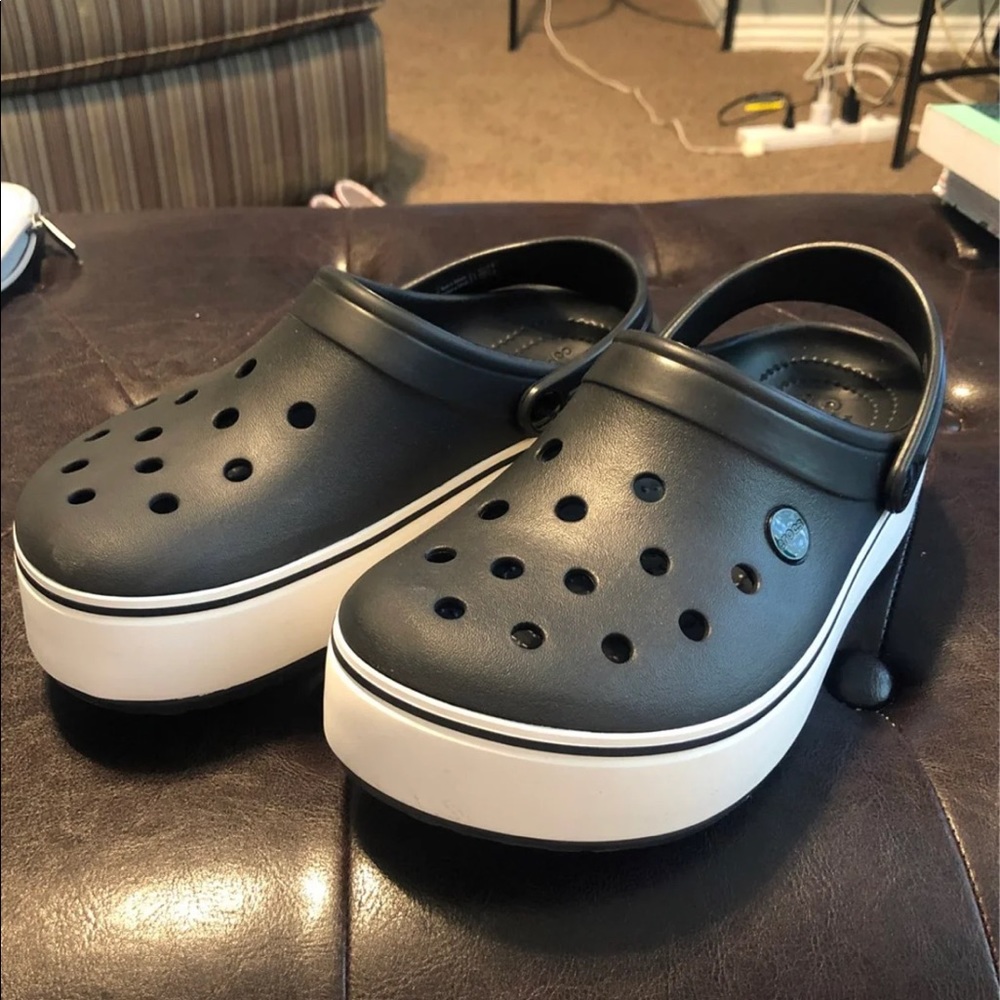 Crocs size 7